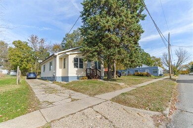 2614 Maple St, Des Moines, IA 50317 - photo 3