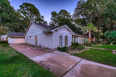 5910 Lawn Ln, Houston, TX 77088 - photo 3