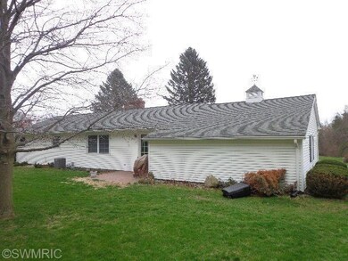 254 Ridgewood Ct, Ionia, MI 48846 - photo 4