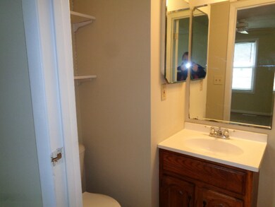 3220Madison 006