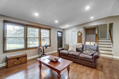 5521 Linworth Rd, Columbus, OH 43235 - photo 4