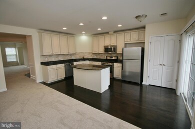 15256 Torbay Way unit 150, Woodbridge, VA 22191 - photo 3
