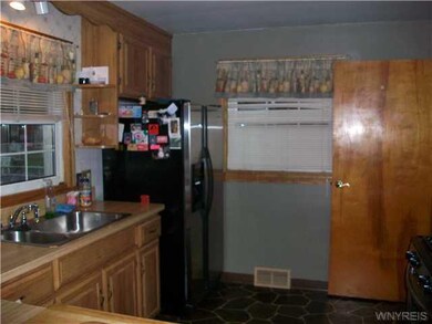 160 Homestead Dr, North Tonawanda, NY 14120 - photo 3