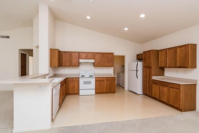 2620 E Hulet Dr AZ-11