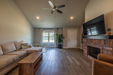 512 Brinley St, Tontitown, AR 72762 - photo 7