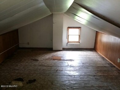 739 Oak St, Niles, MI 49120 - photo 4