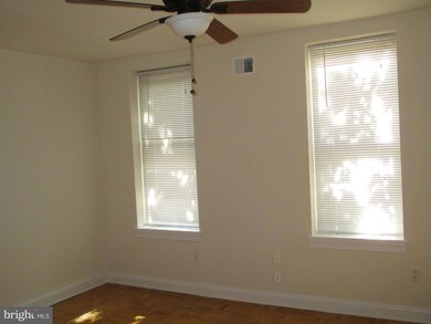 870 W Lombard St, Baltimore, MD 21201 - photo 7
