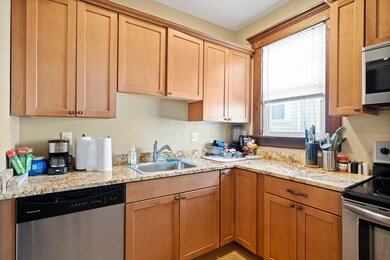 102 W Tompkins St_MLS_06