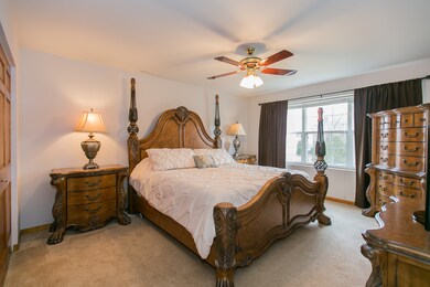 1381 Glacier Pkwy, Algonquin, IL 60102 - photo 4