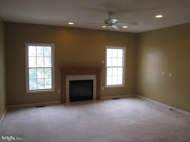 1004 Eastbourne Ct, Frederick, MD 21702 - photo 3
