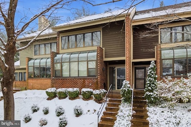 10995 Thrush Ridge Rd, Reston, VA 20191 - photo 2