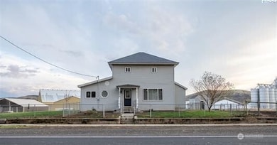 304 E 2nd St, Prescott, WA 99348 - photo 2