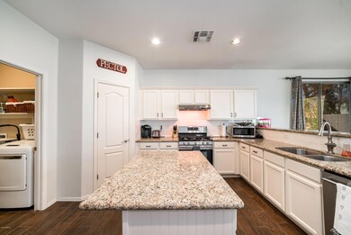 CV kitchen laundry
