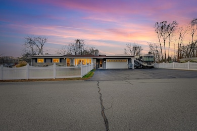 2 Crestwood Rd, Leicester, MA 01524 - photo 2