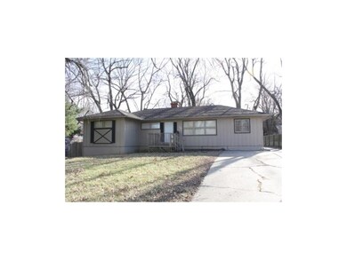 Front view, treed lot