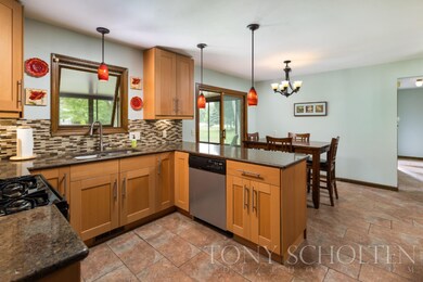 7785 Ridgewood Dr-10