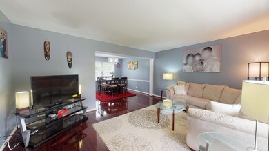 1307 Frederick Ln, Naperville, IL 60565 - photo 6