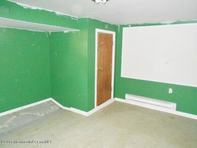 352-614074 - Basement Room - different a