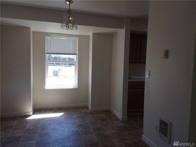 312 Cedar Ct, Winlock, WA 98596 - photo 4