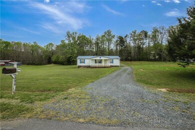 3996 Dunbar Bridge Rd, Asheboro, NC 27205 - photo 3