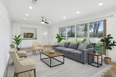 410 E Weber St, Gonzales, LA 70737 - photo 3