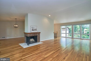 8109 Timber Valley Ct, Dunn Loring, VA 22027 - photo 6