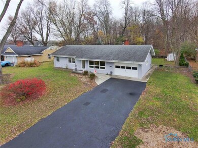 1827 Eastview Dr, Findlay, OH 45840 - photo 2