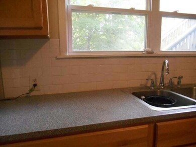 140 Kitchen 1-2