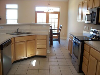 Kitchen (2).JPG