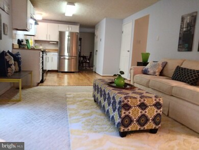 9907 Breezy Knoll Ct, Lanham, MD 20706 - photo 4