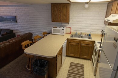 150 S West Village Cir unit 15-C, Beaver, UT 84713 - photo 2