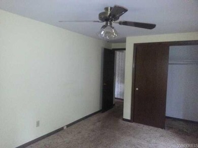 Bedroom. 125 Sq. Ft. Double Closet