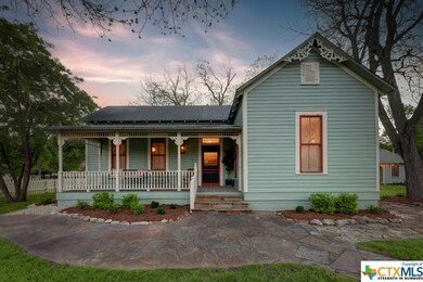 581 E Camp St, New Braunfels, TX 78130 - photo 2