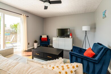 1323 Kellerman Ct-17