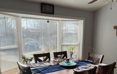 126 Ensenada Ct, Carpentersville, IL 60110 - photo 3