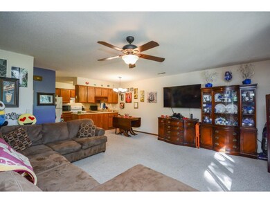 Spacious familyroom