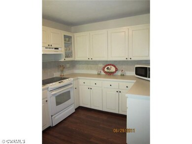 Kitchen - Great space for cooking or entertaining.