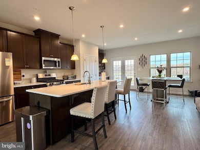 7836 Mine Run Rd, Hanover, MD 21076 - photo 4