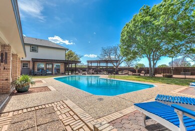 6402 Chalimar Rd, San Angelo, TX 76904 - photo 2