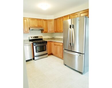 41 Maple St unit 41, Lawrence, MA 01841 - photo 3