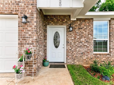 120 Peacock St, Cleburne, TX 76031 - photo 4