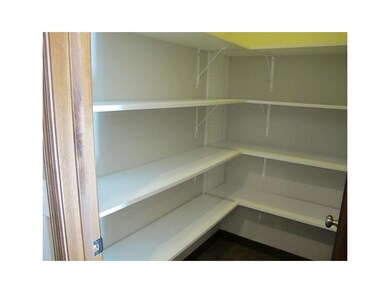 Kitchen. 6  walk in pantry