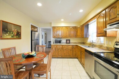 4611 Twinbrook Rd, Fairfax, VA 22032 - photo 3