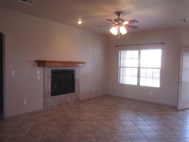882 Hermoso El Sol, Alamogordo, NM 88310 - photo 2