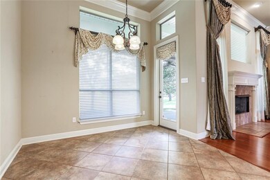 Spacious Breakfast/Dining