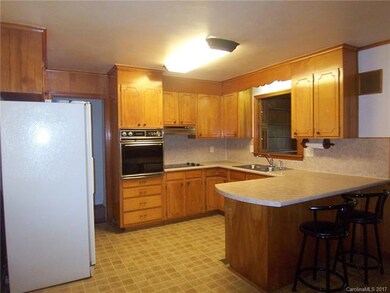 Kitchen with Breakfast Bar