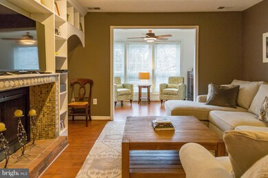 10002 Oakton Terrace Rd unit 10002, Oakton, VA 22124 - photo 3