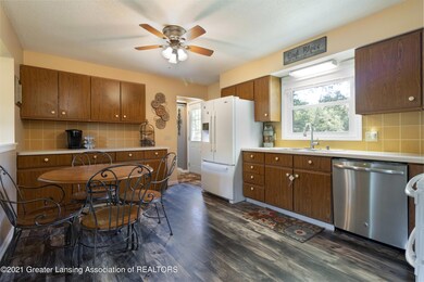 kitchen/dining room