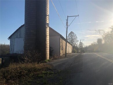 4402 Main Rd W, Emmaus, PA 18049 - photo 3