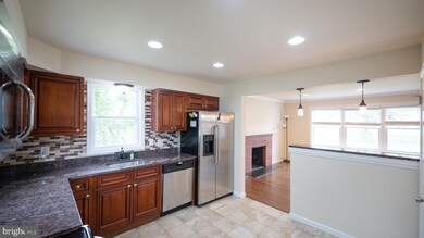 23212 Ridge Rd, Germantown, MD 20876 - photo 6